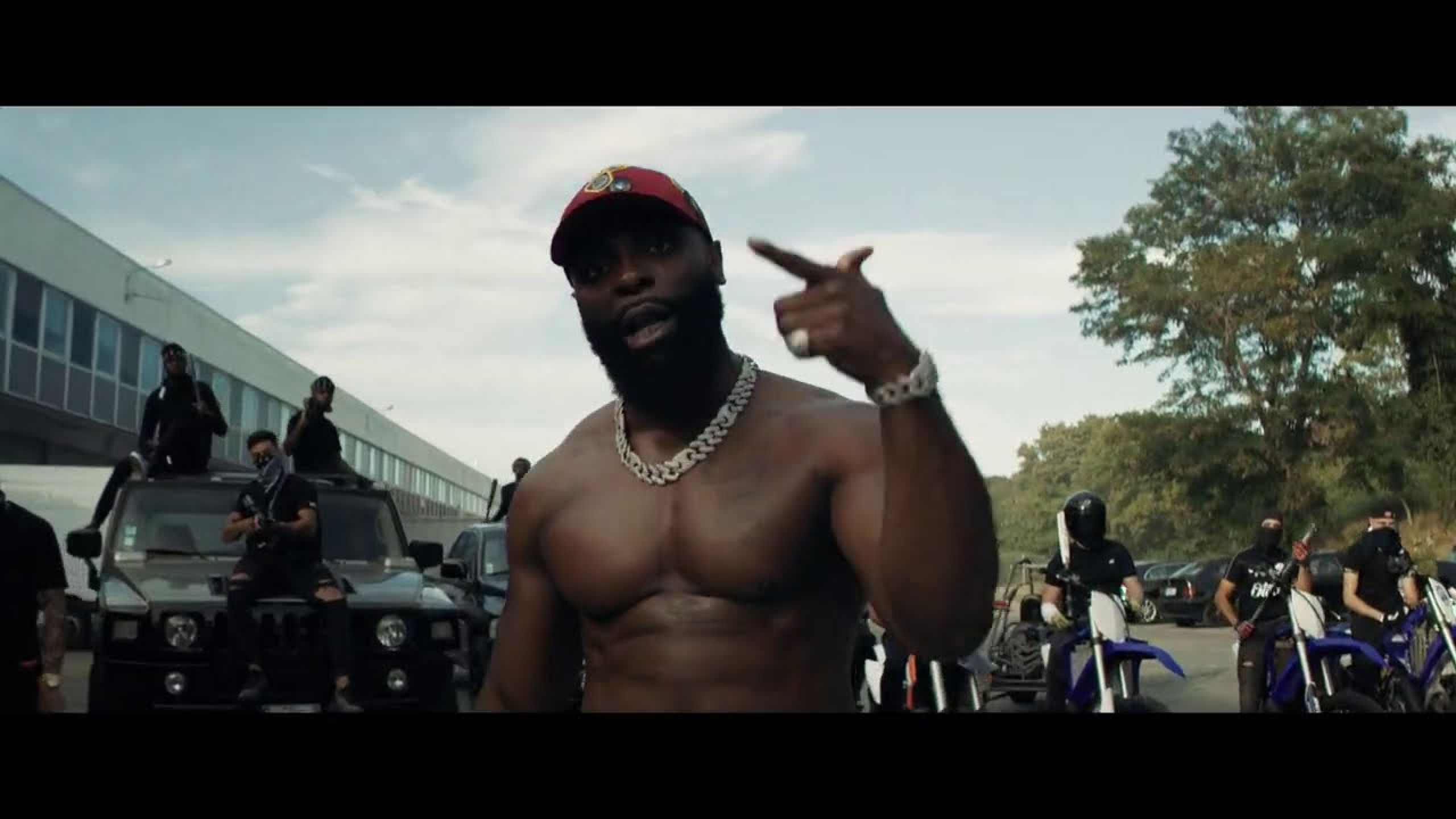 Kaaris NRV Clip Officiel Clothes Outfits Brands Style And Looks