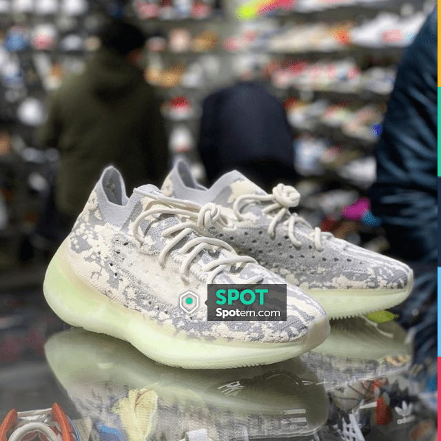 Les Sneakers Adidas Yeezy 380 Aliens Sur Le Compte Instagram De