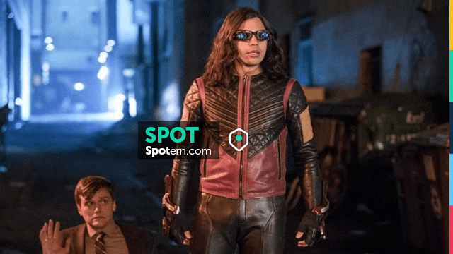 The Costume Vibe Cisco Ramon Carlos Valdes In The Flash S E