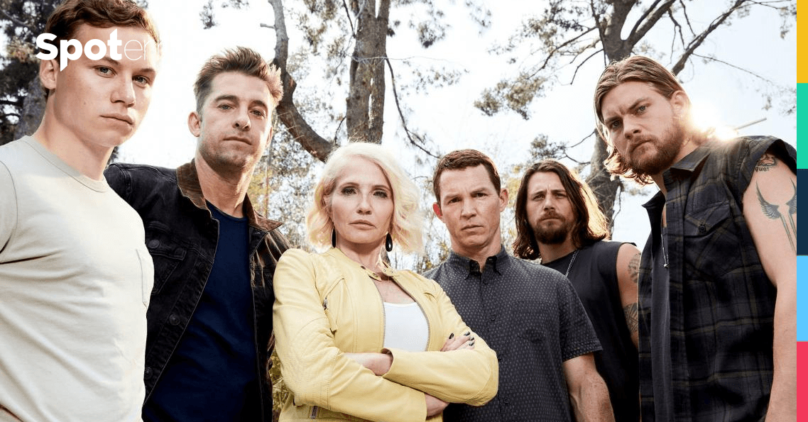 Janine 'Smurf' Cody (played by Ellen Barkin) outfits on Animal Kingdom