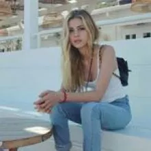 nicola_peltz_