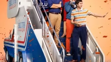 Bluth's Frozen Banana Stand Blue Apron usado por Michael Cera en Arrested Development