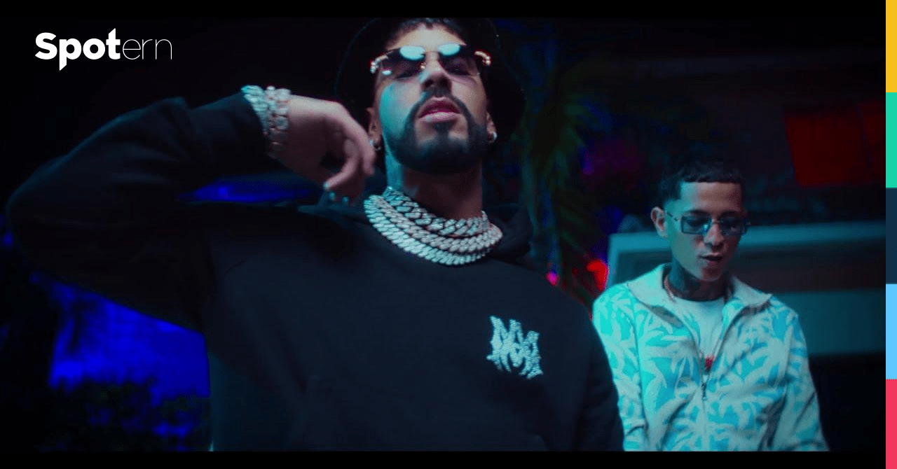 Conep & Anuel AA - Bellakita (Official Video): Clothes, Outfits, Brands ...