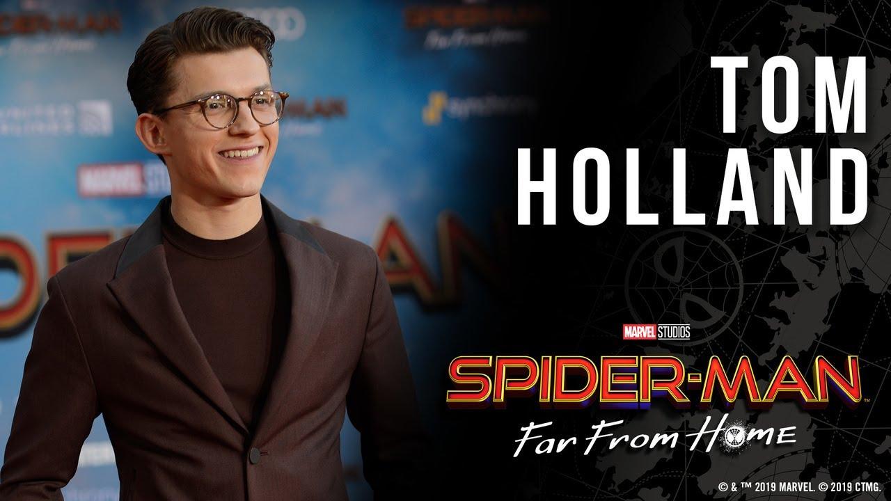 Spider-Man star Tom Holland avoids spoilers on the Spider-Man: Far From Home red carpet!