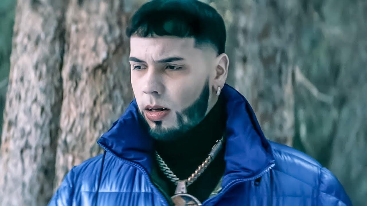 Anuel AA - Keii [Official Video]: Clothes, Outfits, Brands, Style and Looks  | Spotern