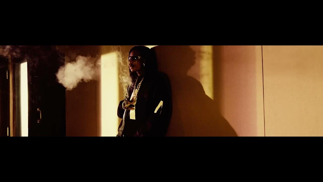 Wiz Khalifa - Cream Corn [Official Music Video]: Ropa, Moda, Marca, Look y  Estilo | Spotern