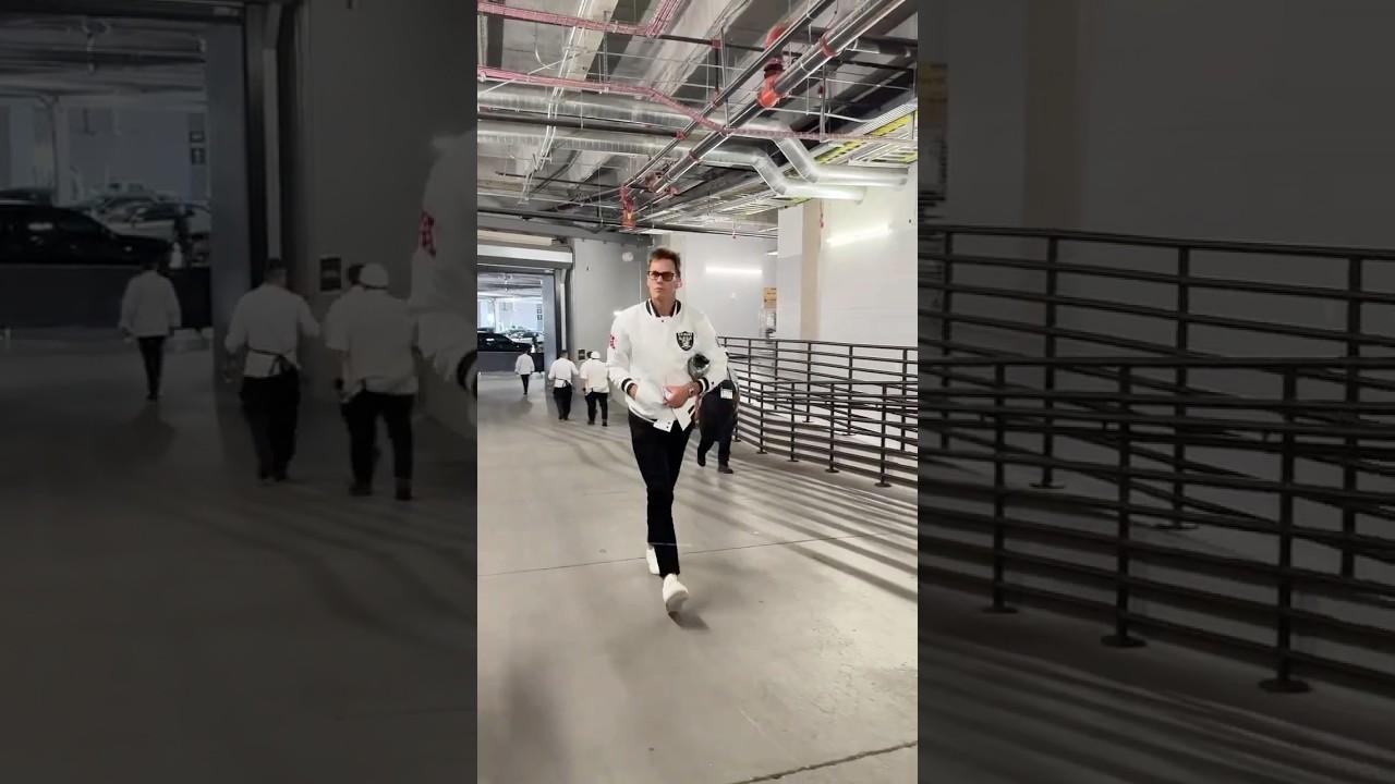 TB12 arrives to Raiders-49ers #shorts