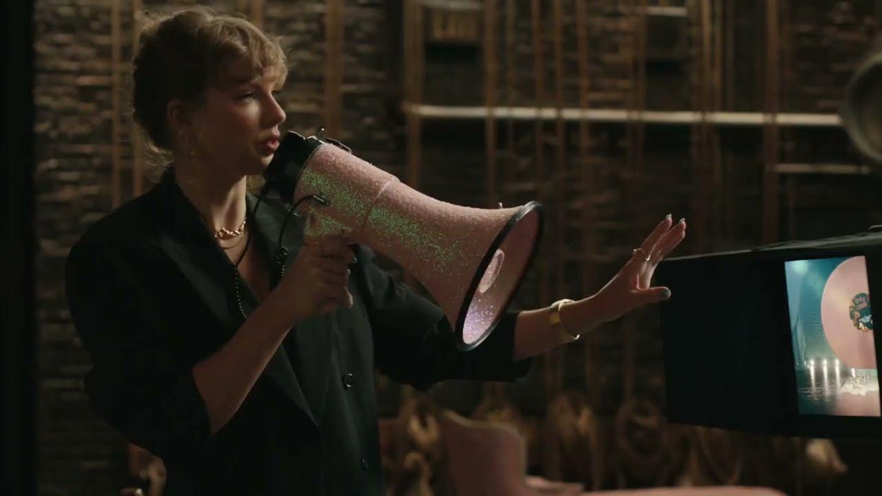 Taylor Swift - The Life of a Showgirl The Crowd Is Your King Edition Target Advert