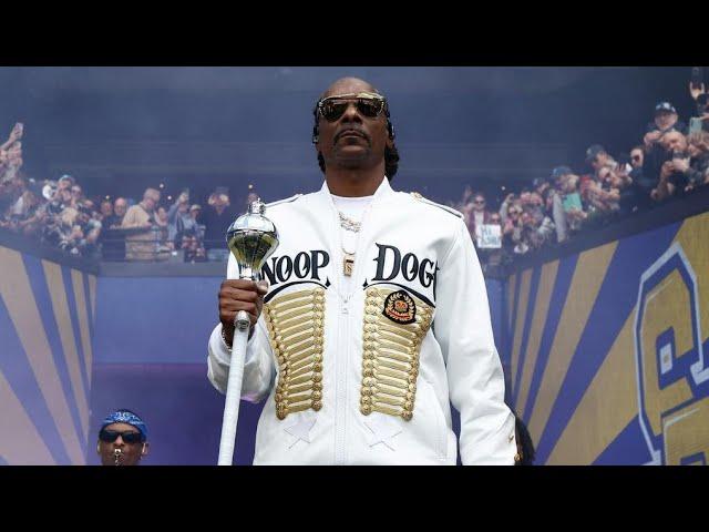 Snoop Dogg Lights Up AFL Grand Final! | Best Pre-Match Show Ever?