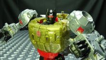 Power of the Primes Voyager GRIMLOCK: EmGo's Transformers Reviews N' Stuff