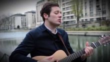 Vianney interprète "On est bien comme ça"  pour Franche connexion - TV5MONDE