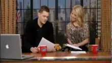Michael Bublé & Kelly Ripa - Bonus Inbox on Regis & Kelly Show - 02 Dec 2009