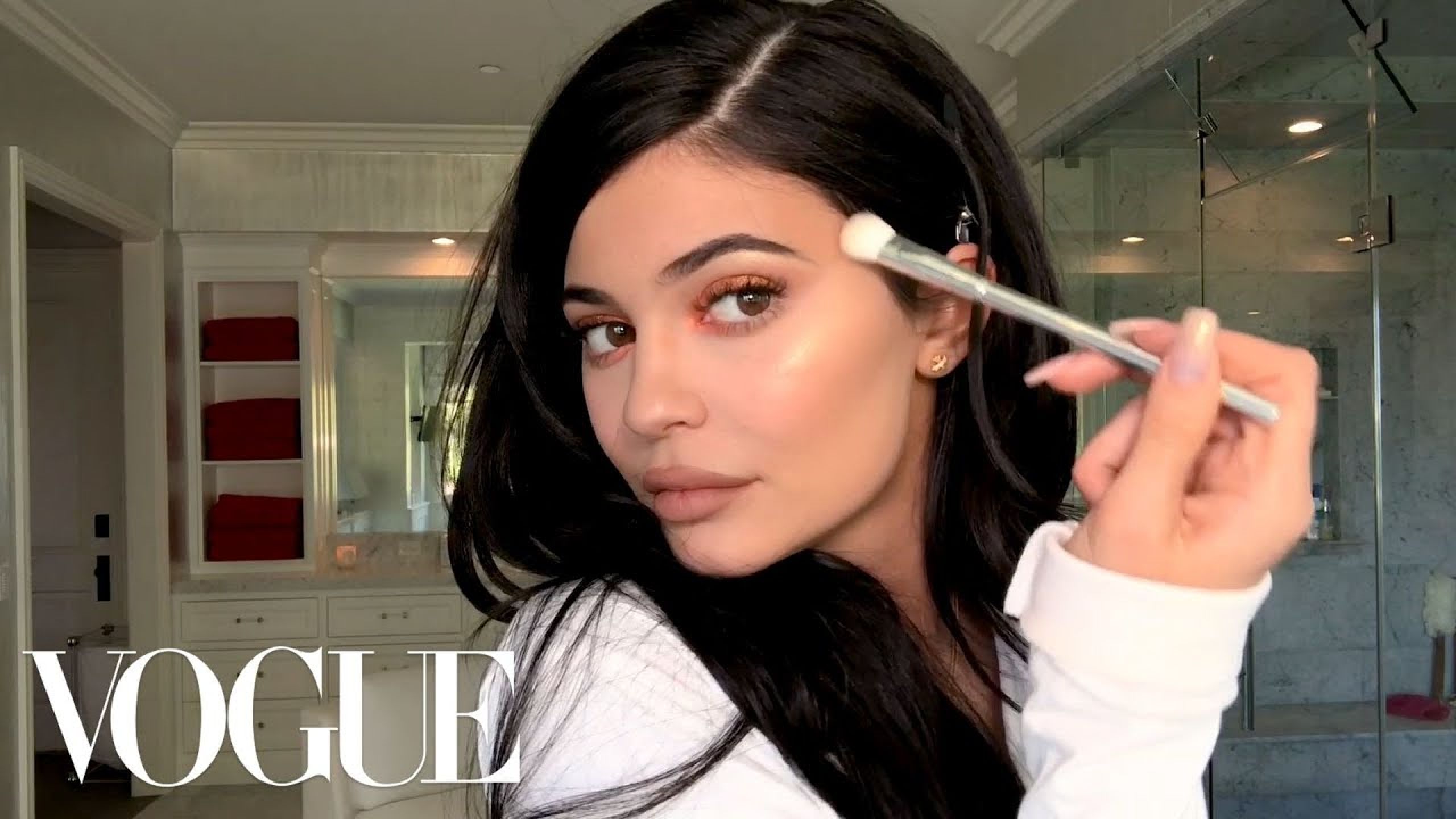 Kylie Jenner S Guide To Lips Brows Confidence Beauty