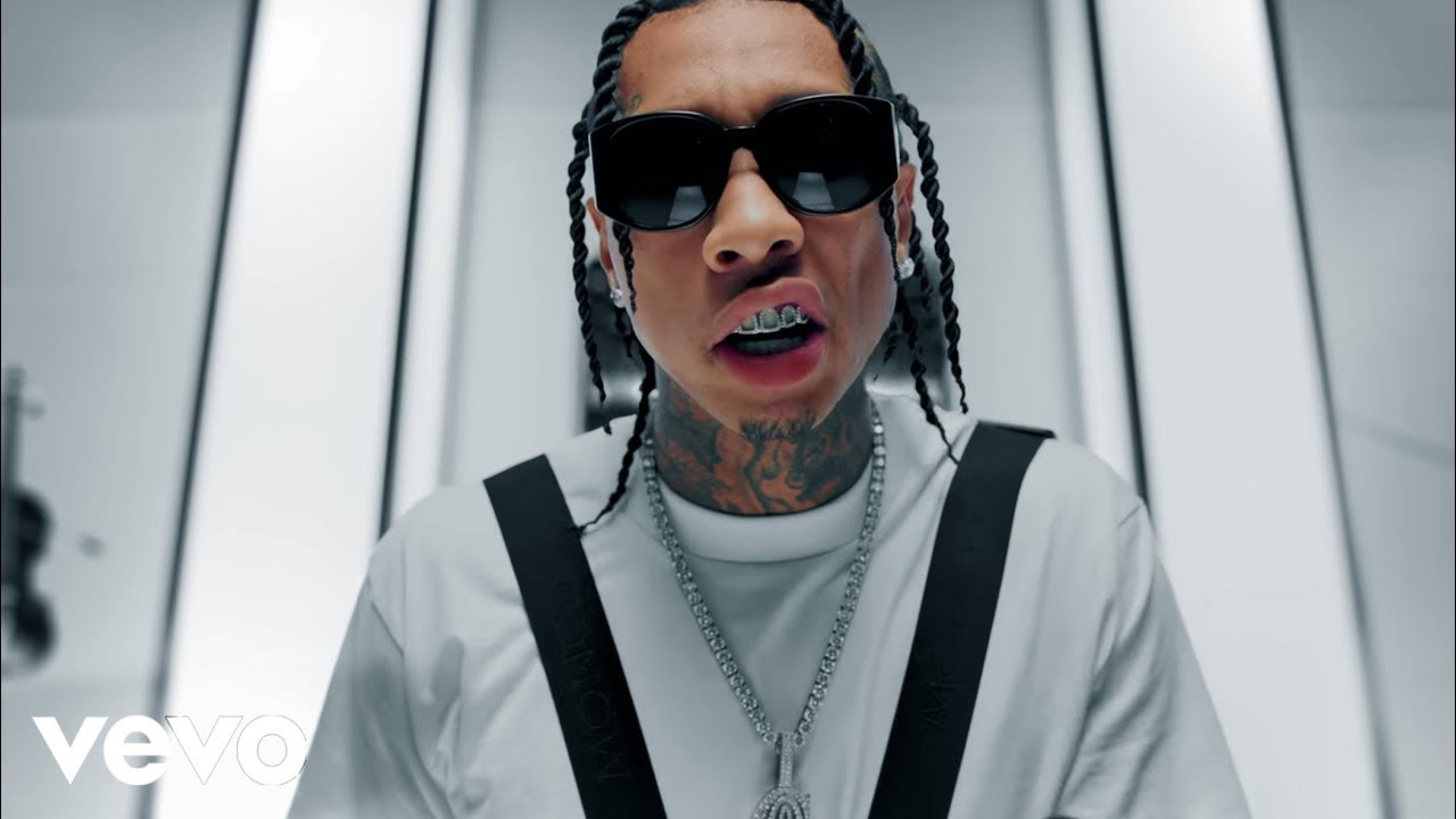 Tyga - Dip (Official Video) ft. Nicki Minaj