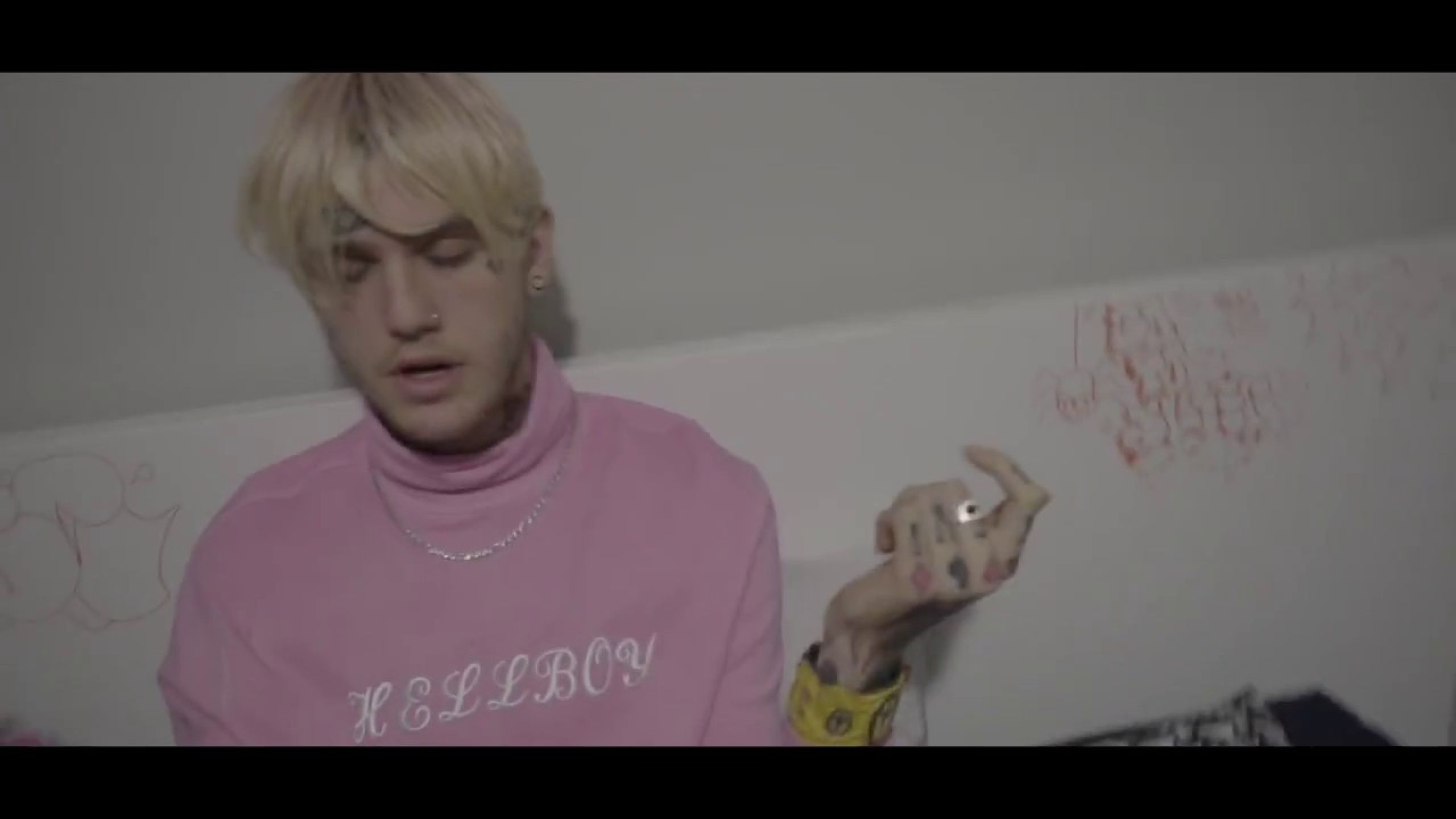 Клип лил пипа. Lil Peep and Tracy. Lil Peep блондин. Lil Peep Kurt Cobain. Лил пип и лил Трейси.