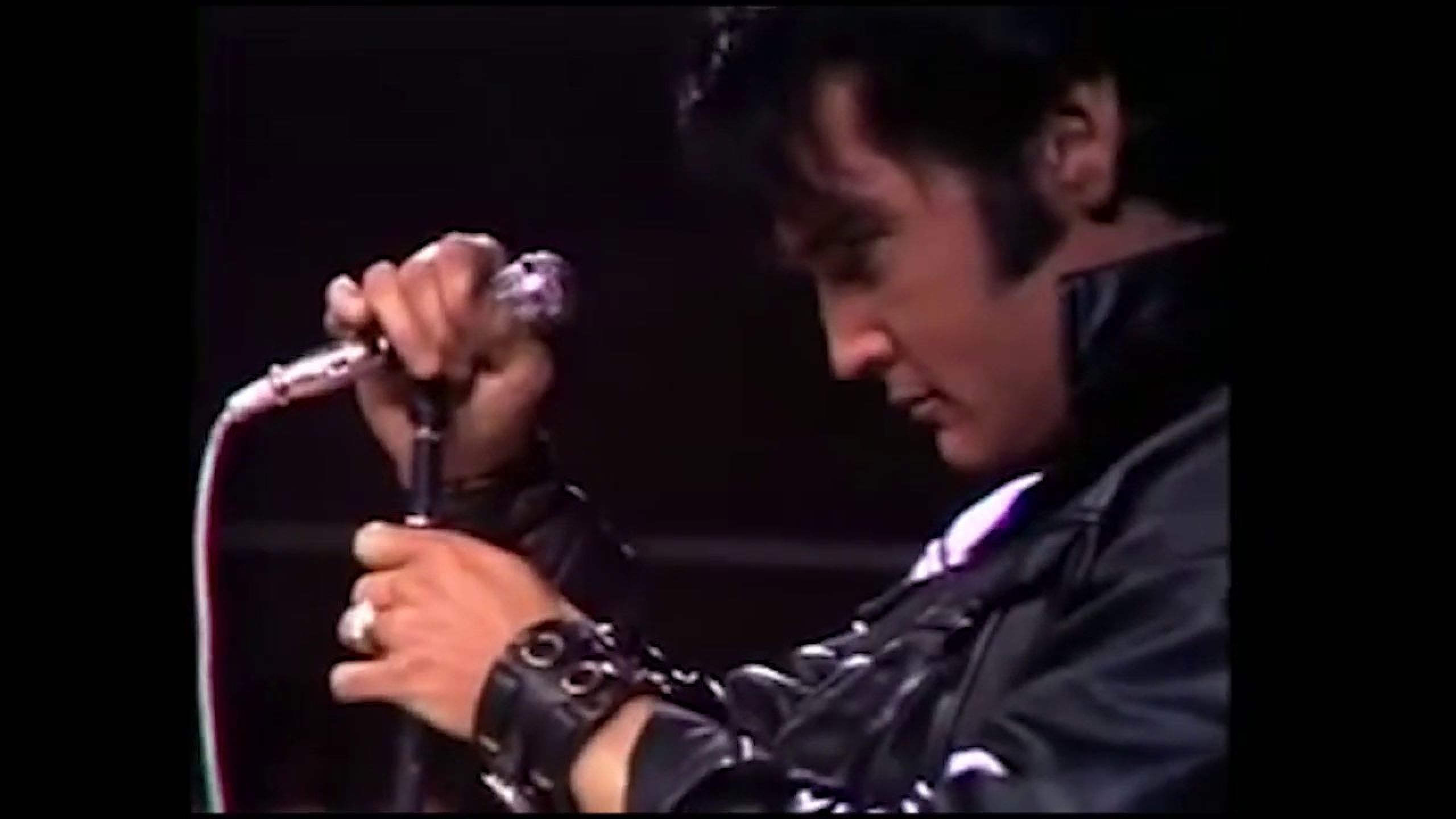 Musicless Musicvideo / ELVIS PRESLEY - live at NBC Studios 1968
