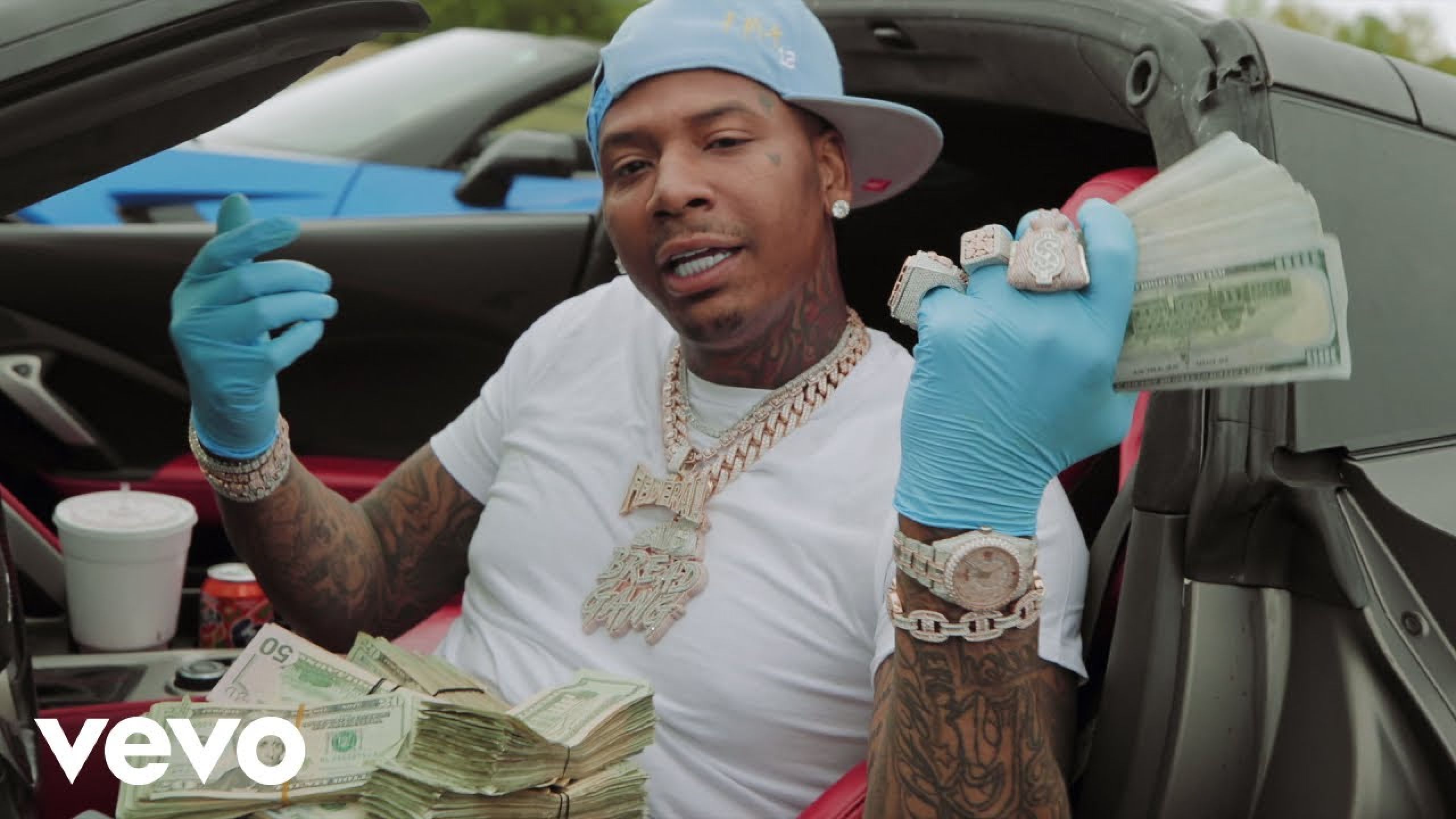 Moneybagg Yo Me Vs Me Official Music Video Clothes Outfits Brands Style And Looks Spotern