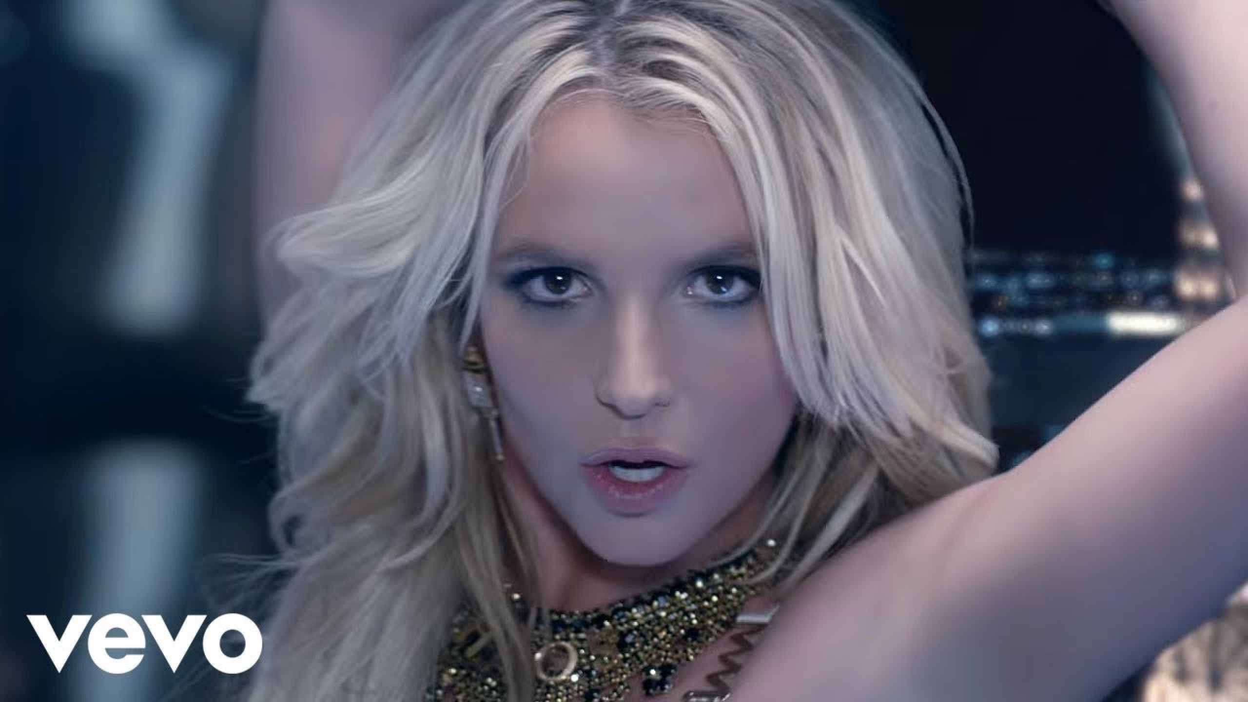 Britney Spears - Work B**ch (Official Music Video): Ropa, Moda, Marca ...