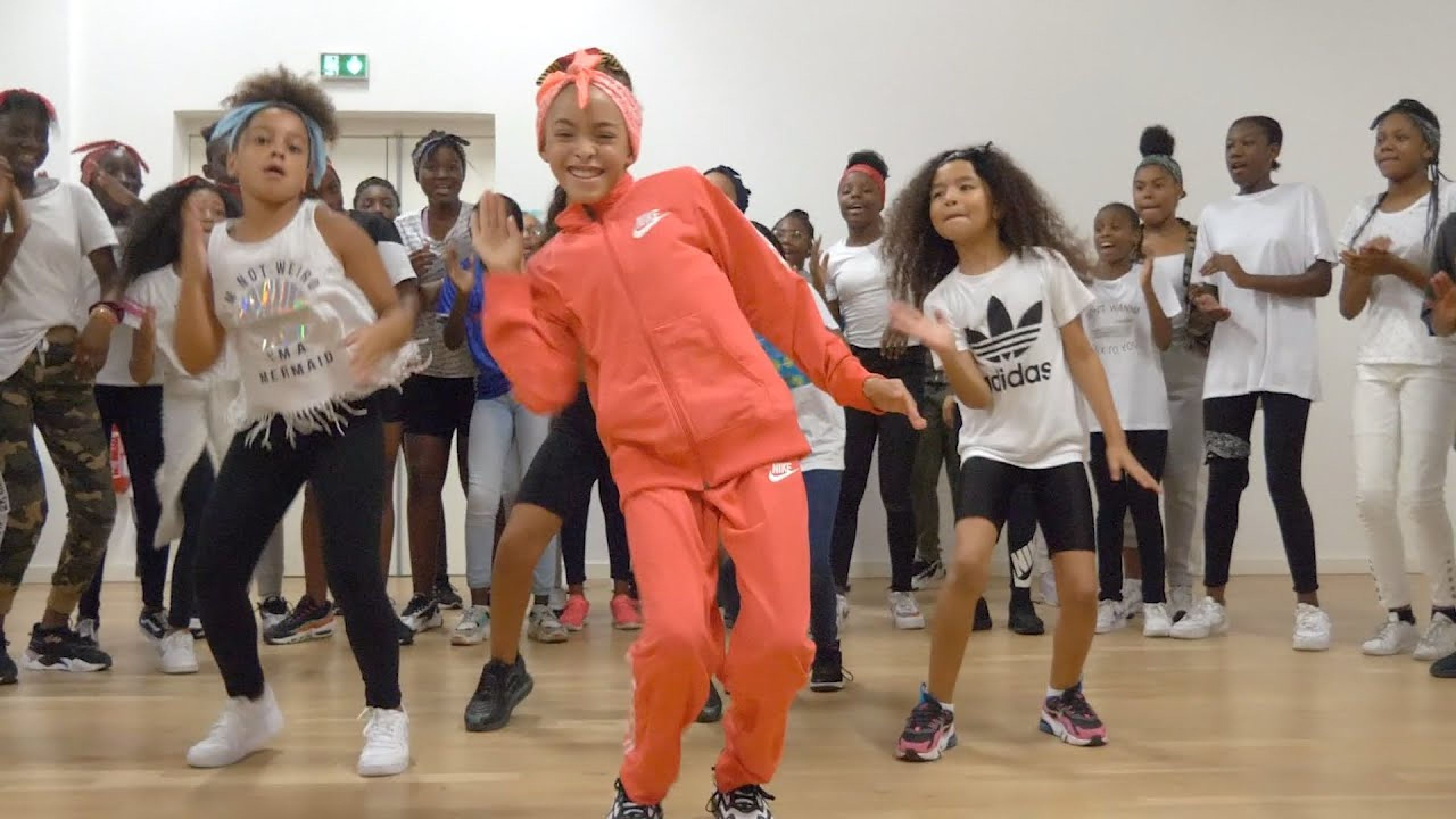 MAÏ AFRO DANCE KIDZ | Assi - Mata Batida ft. Rayvanny (Dance Class Video) by @maimouna.afrodance