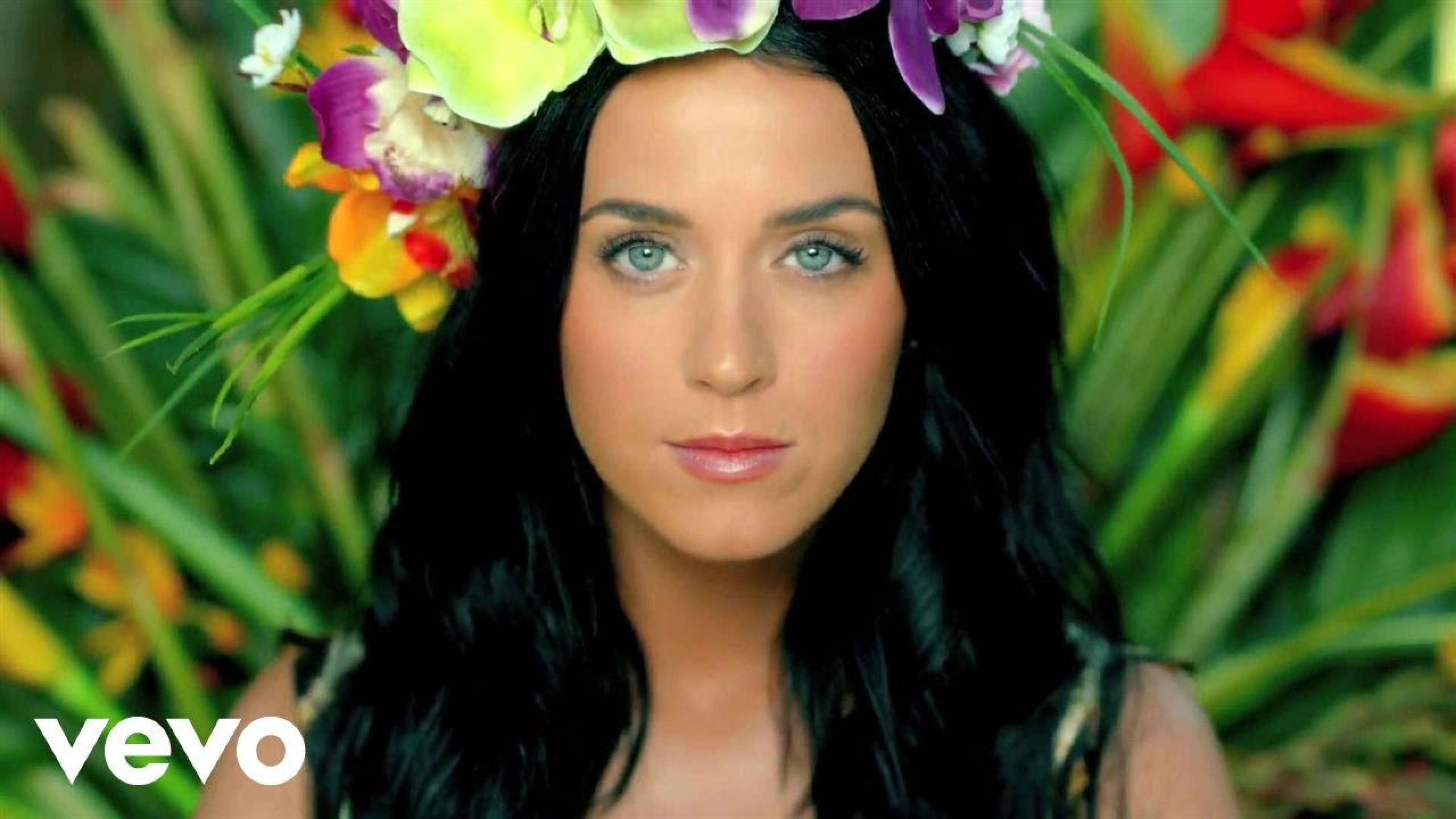 Музыка на выход девушек. Кэти Перри. Katy Perry Roar. Katy Perry Roar Official. Katy Perry в 20 лет.