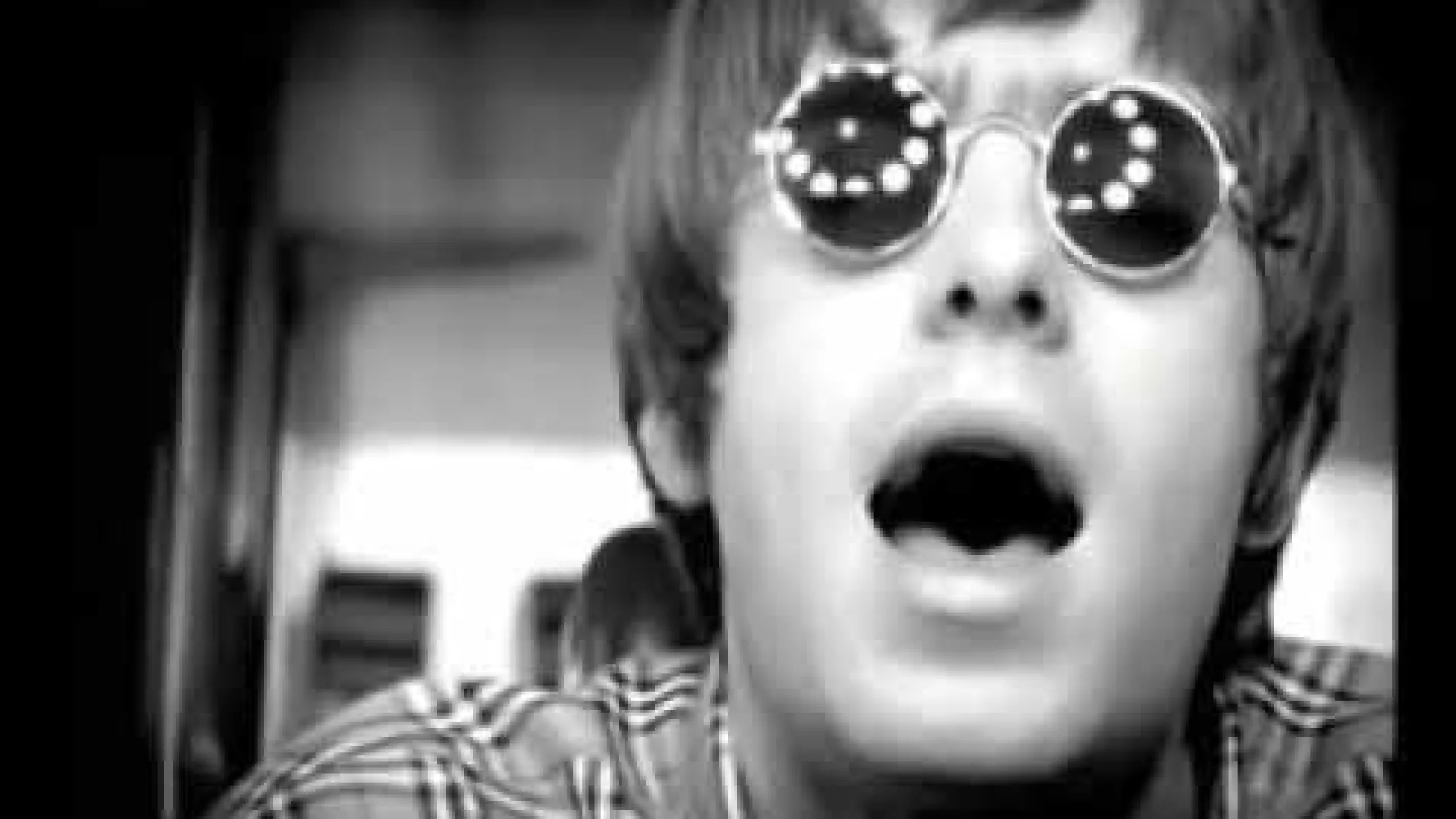 oasis-wonderwall-official-video-clothes-outfits-brands-style