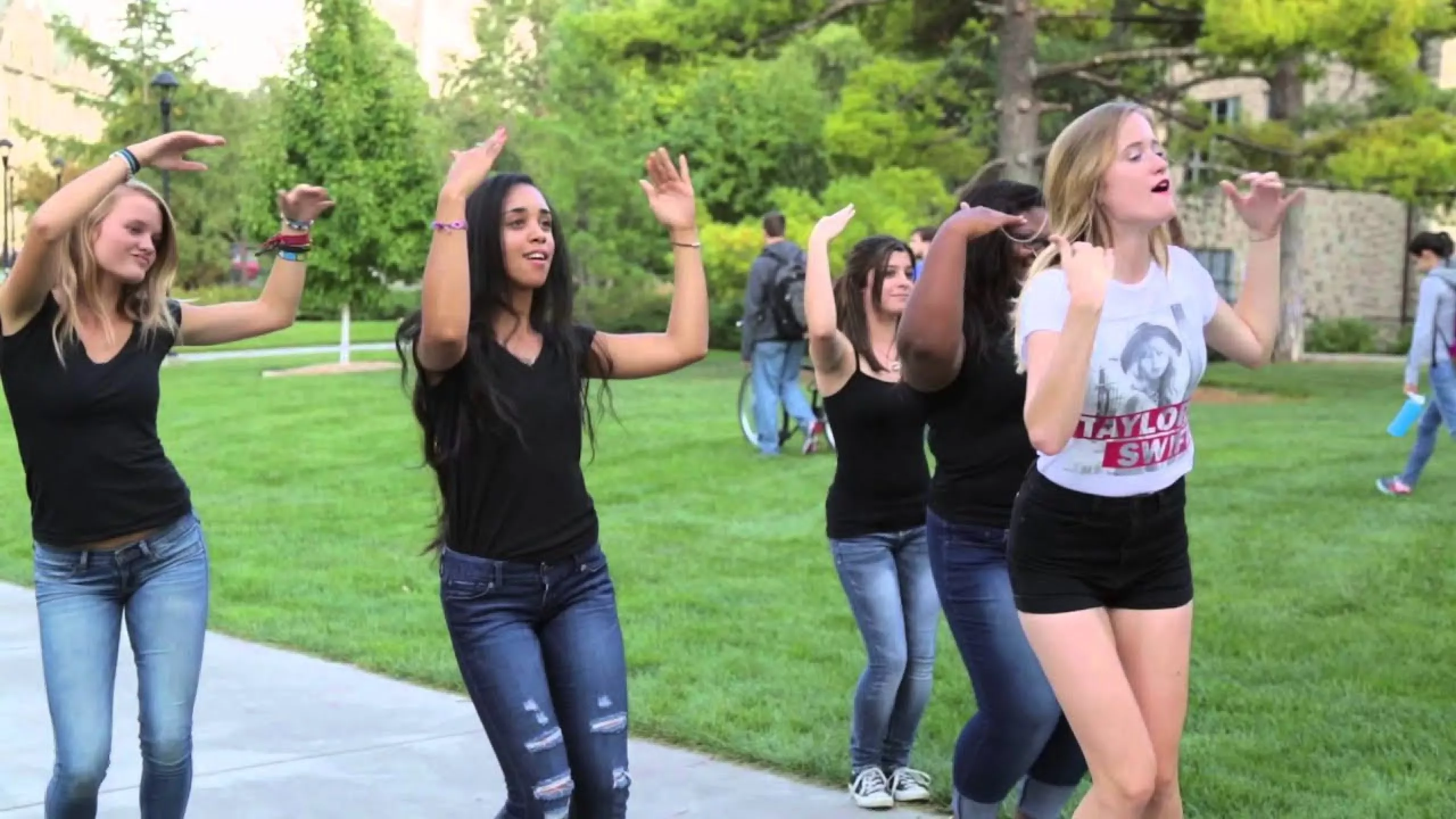Shake It Off - Tribute to Taylor Swift