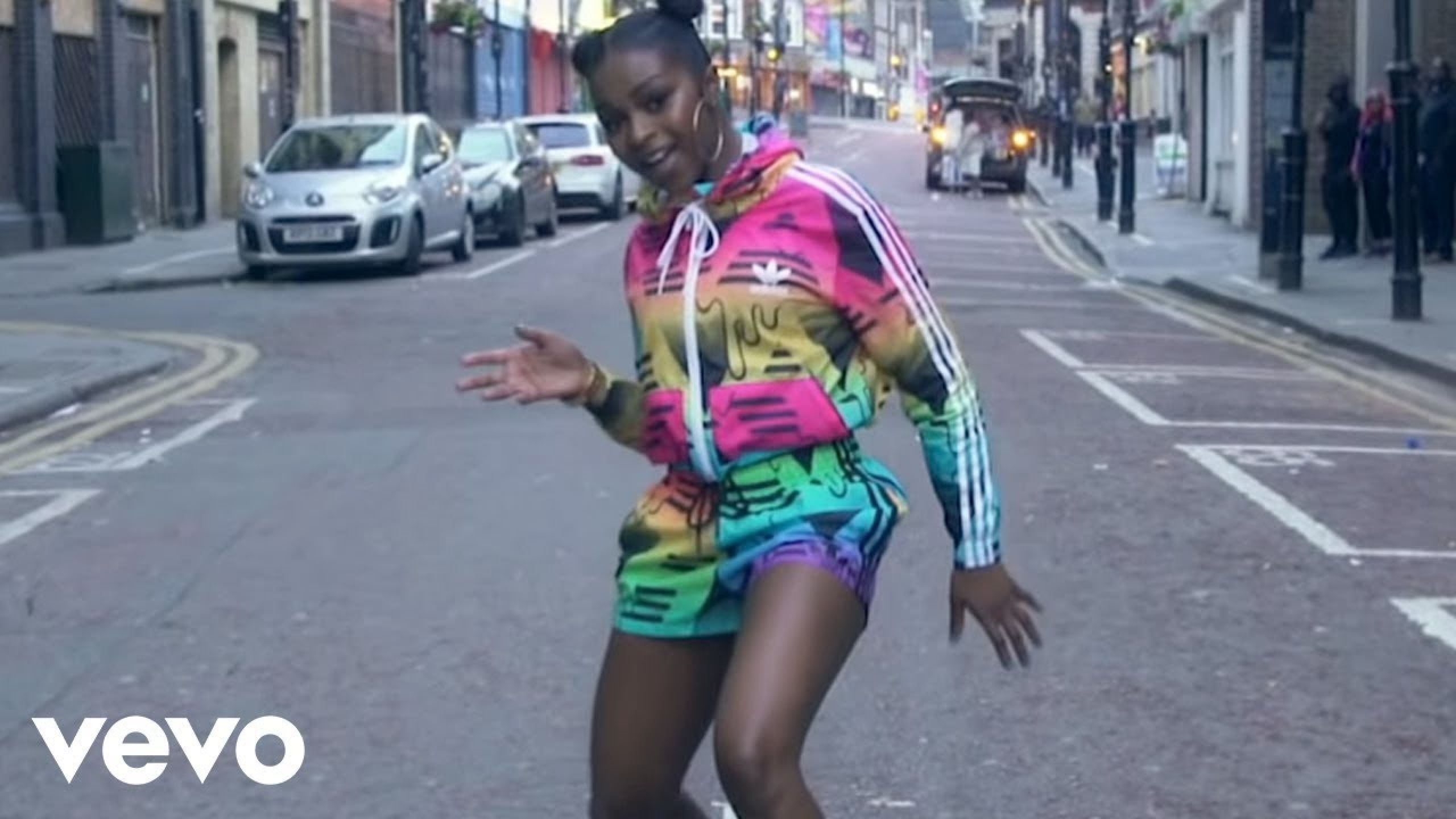 Nadia Rose Skwod Official Video Ropa Moda Marca Look Y Estilo nadia-rose-skwod-official-video-ropa-moda-marca-look-y-estilo