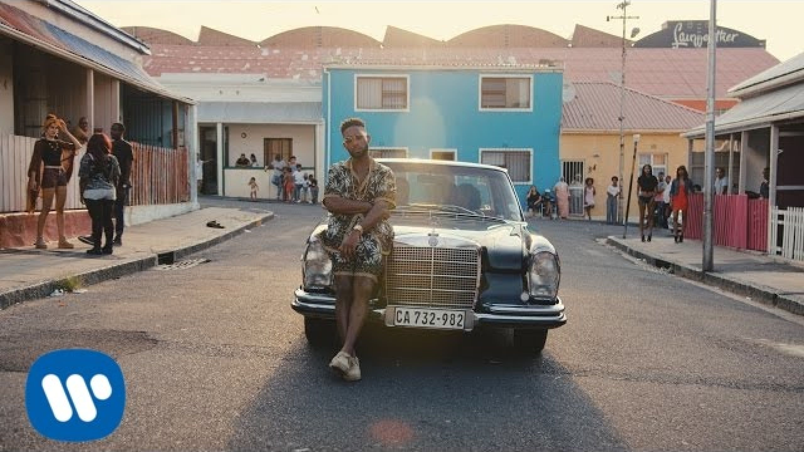 Tinie Tempah Girls Like ft. Zara Larsson (Official Video) Clothes