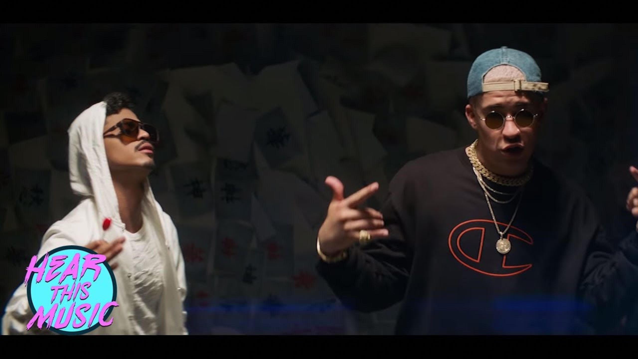 Bad Bunny x Gigolo & La Exce - Sexto Sentido (Video Oficial): Clothes ...