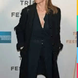 Mary Stuart Masterson: Clothes, Outfits, Brands, Style and Looks | Spotern