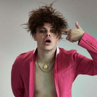 Yungblud: Clothes, Outfits, Brands, Style and Looks | Spotern