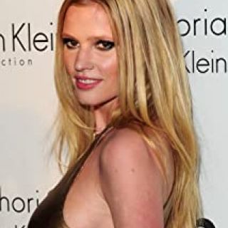 Lara Stone