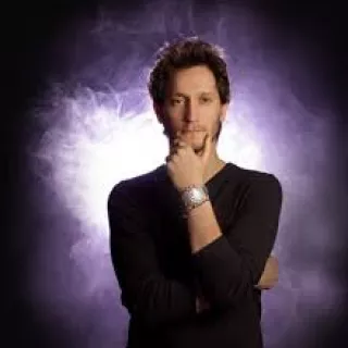 Lior Suchard