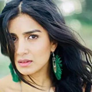 320px x 320px - Pallavi Sharda: Clothes, Outfits, Brands, Style and Looks | Spotern