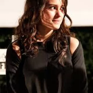 Rosabell Laurenti Sellers: Clothes, Outfits, Brands, Style and Looks