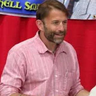 Ilan Mitchell-Smith: Clothes, Outfits, Brands, Style and Looks | Spotern