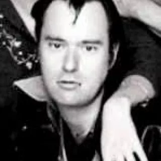 David L. Lander: Clothes, Outfits, Brands, Style and Looks | Spotern