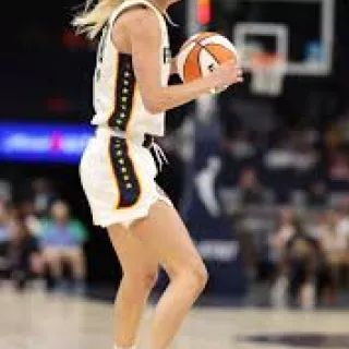 Lexie Hull