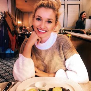 Amy Hart: Clothes, Outfits, Brands, Style and Looks | Spotern