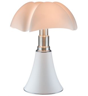 La lampe Pipistrello de Gae Aulenti / Ed. Martinelli Luce