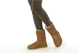 UGG AUSTRALIA Classic Short