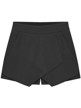 The black shorts worn by Rachel Green (Jennifer Aniston) in