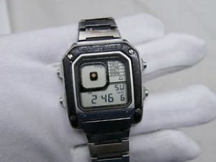 The watch Seiko G757 worn by James Bond (Roger Moore) in Octopussy | Spotern