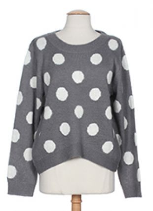 pull gris à pois blanc