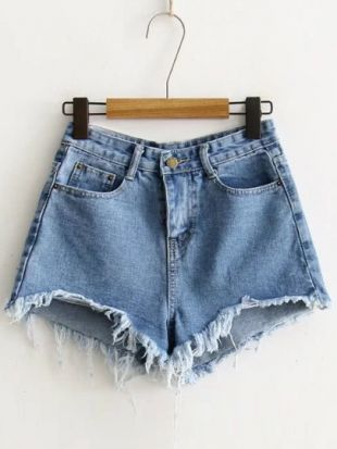 Shorts en denim bleu avec pan déchiré