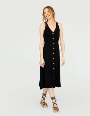 Robe décolleté V boutons   #Stradilooks  | Stradivarius France   Soldes d'Été 2018