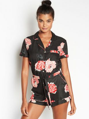 Combishort en satin boutonné sur le devant
