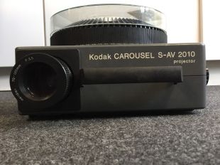 Kodak Carousel S AV 2010 Projector with Meridian Lens & Trifibre Poly Case