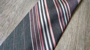 Cravate vintage des années 70 80 / / rétro rayé Tie / / gris, Mauve et cravate de couleur pêche / / cadeau pour homme