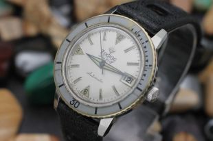 Vintage ZODIAC Sea Wolf Automatic Bakelite Bezel White Dial Steel Diver's Watch
